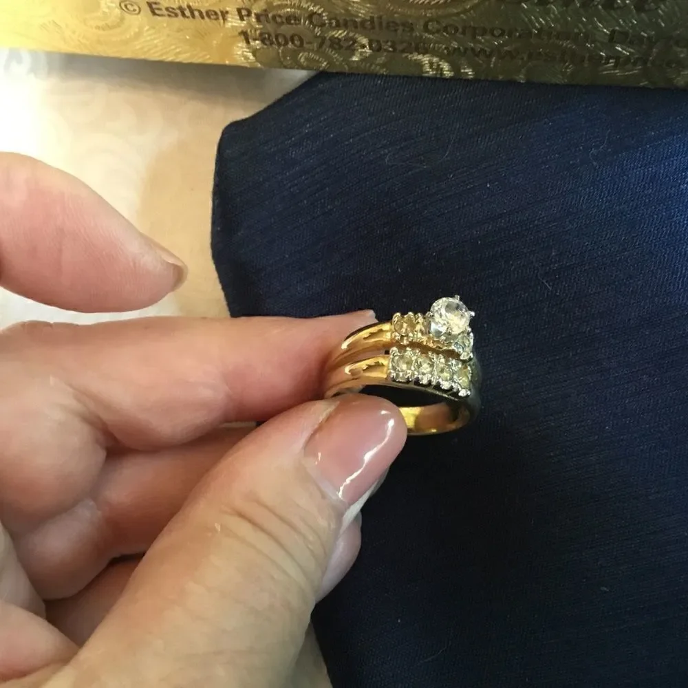 N/A goldtone rings